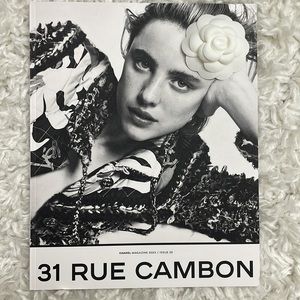 Chanel Tablebook